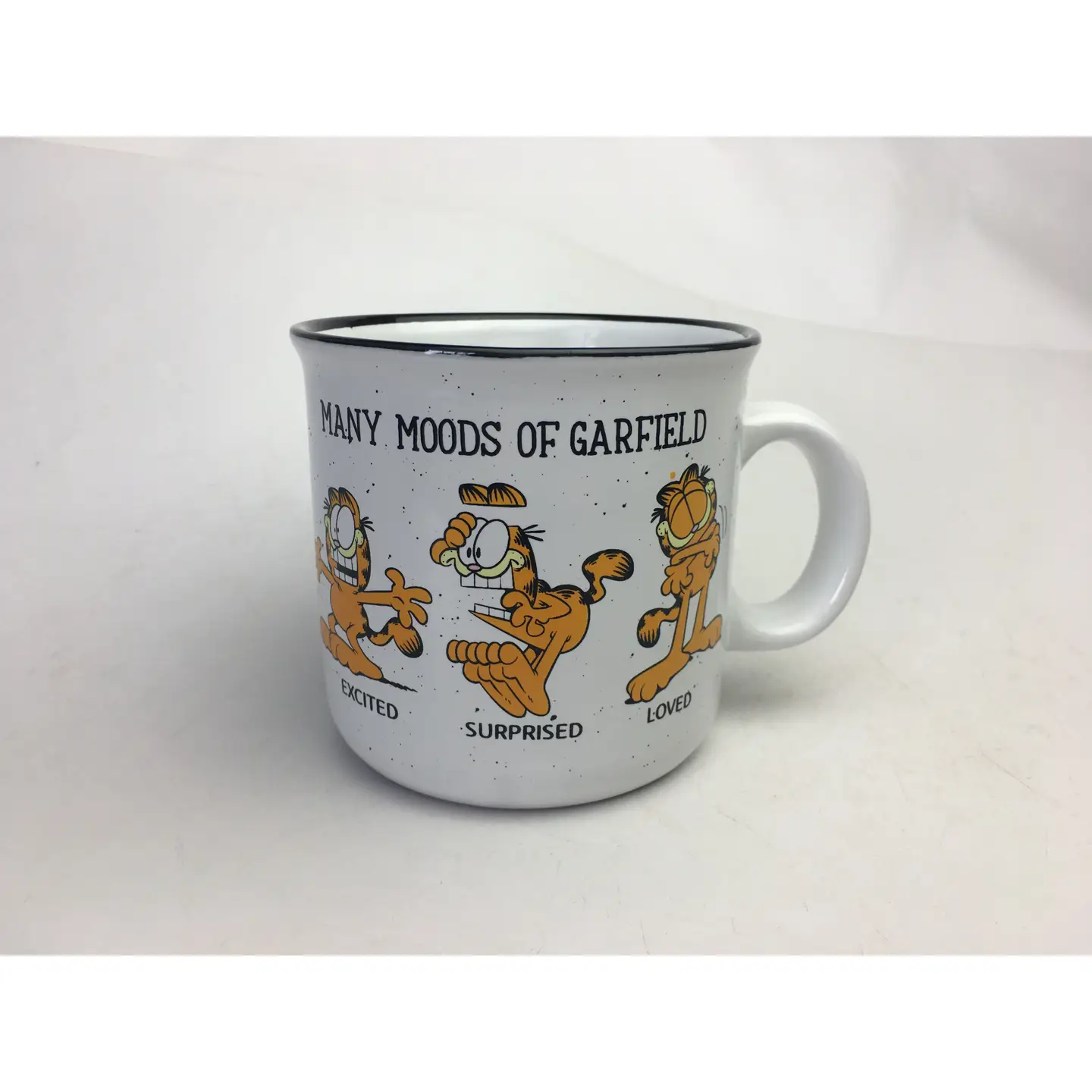 Mug - Garfield's Many Moods Camper - 20oz-hotRAGS.com