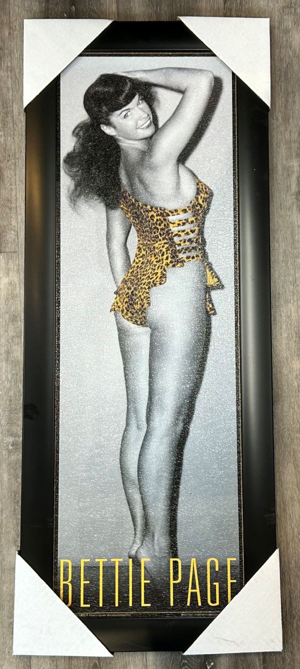 Picture - Bettie Page - hotRAGS.com