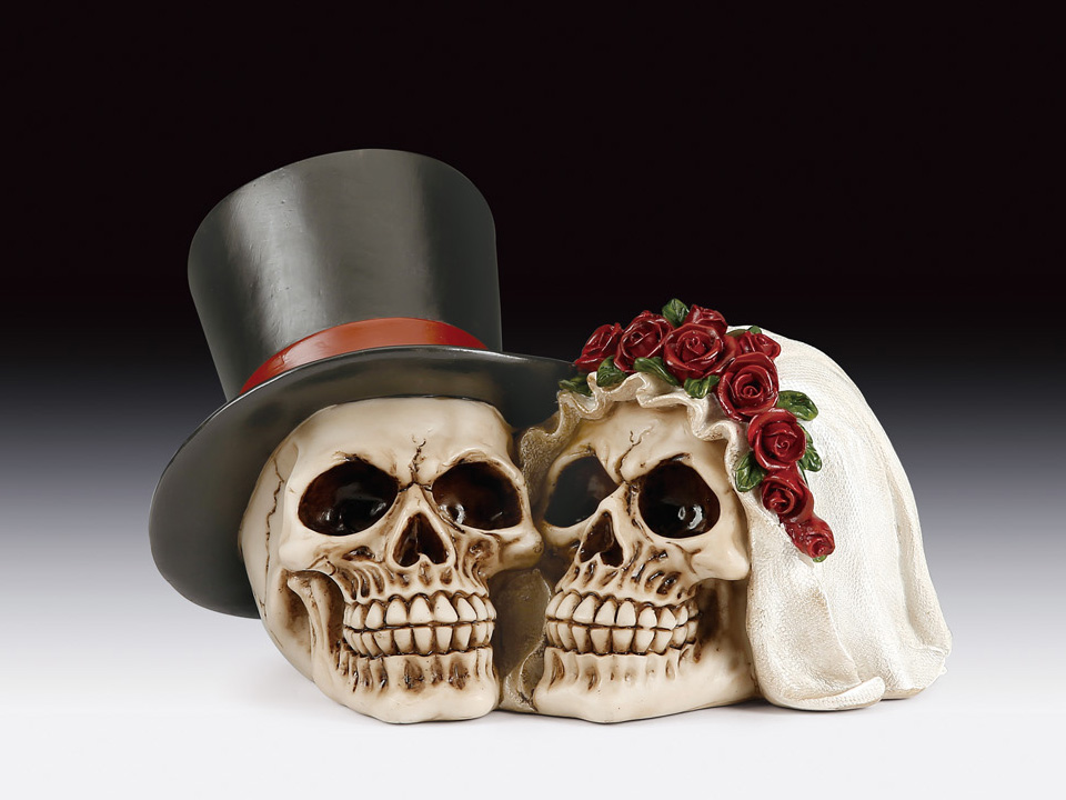 Statue - Mr. And Mrs. Skull Heads - hotRAGS.com