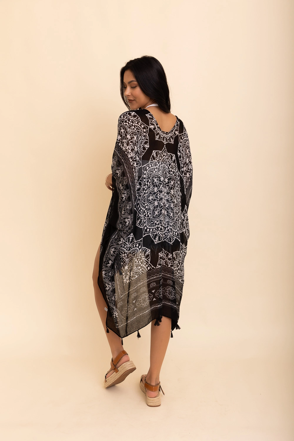 Kimono - Versatile With Tassel - Black