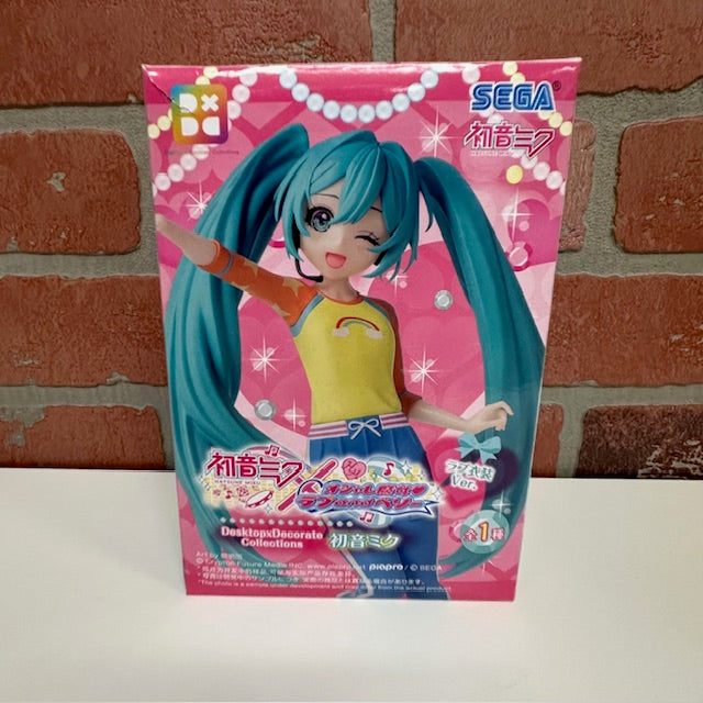 Figure - Hatsune Miku Love Berry - hotRAGS.com