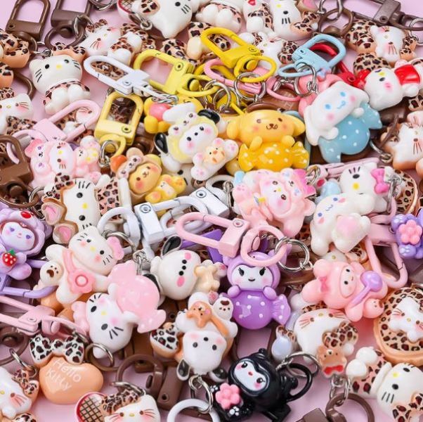 KEYCHAINS - SANRIO ASSORTED