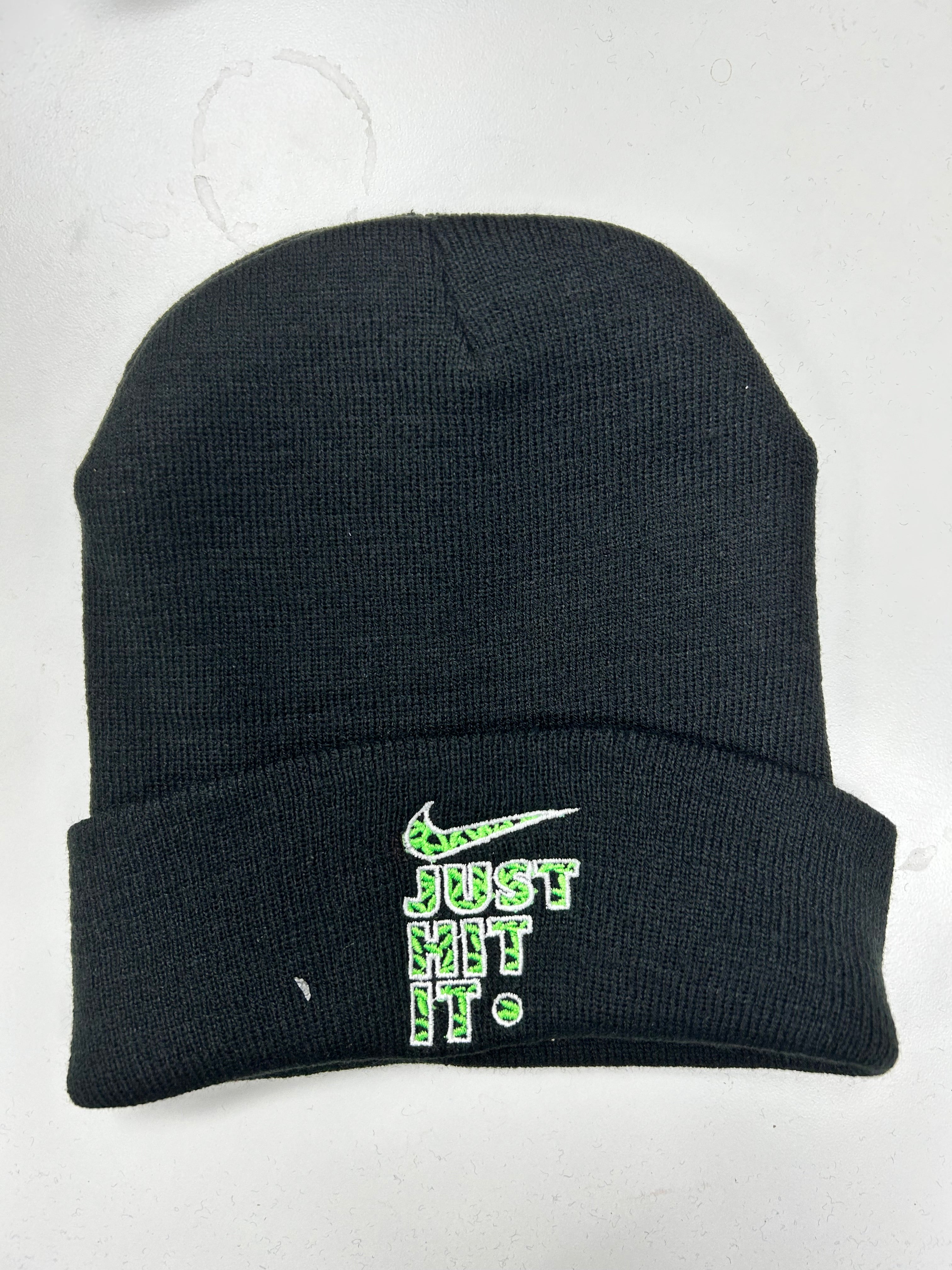 Beanie - Leaf Just Hit It-hotRAGS.com