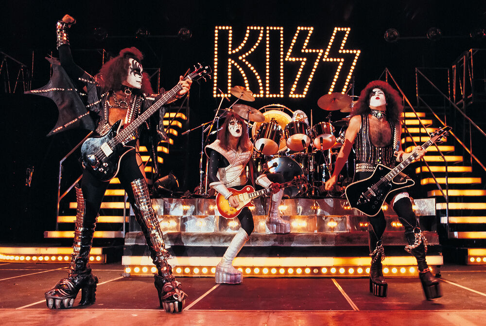 Poster - Kiss On Stage - 24x36-hotRAGS.com