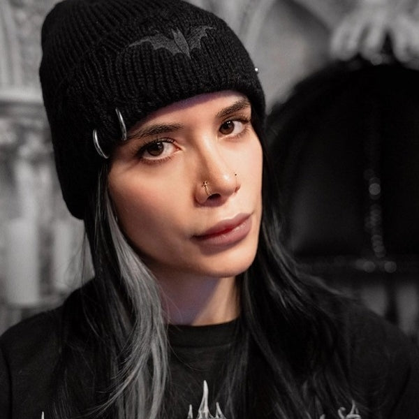 Beanie Distress Pierced Bat
