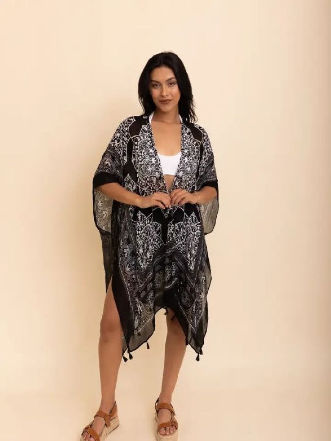 Kimono - Versatile With Tassel - Black
