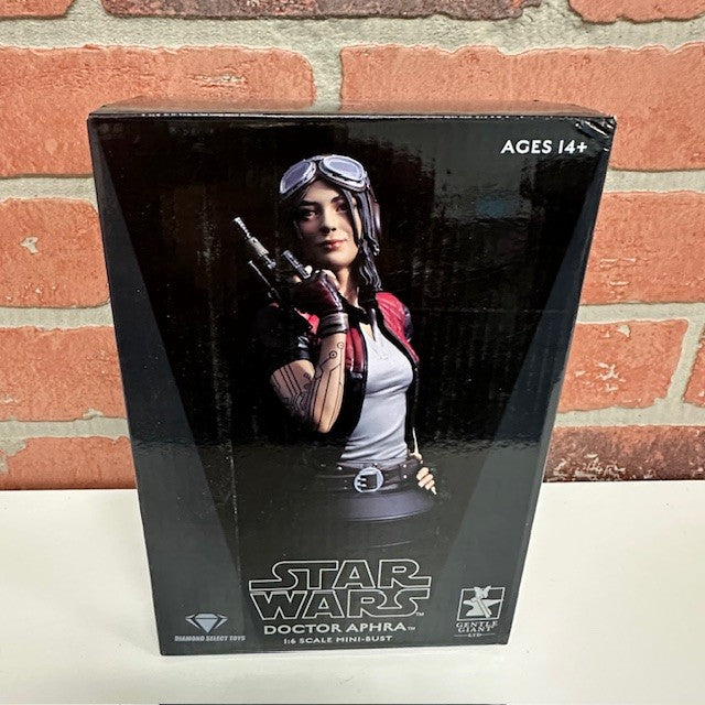 FIGURE - STAR WARS DOCTOR APHRA - hotRAGS.com
