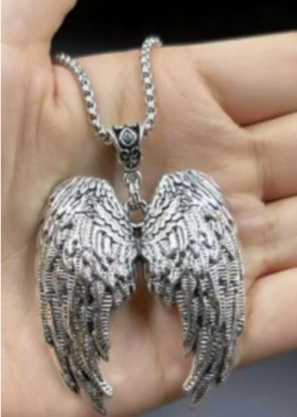 NECKLACE -ANGEL WINGS LARGE