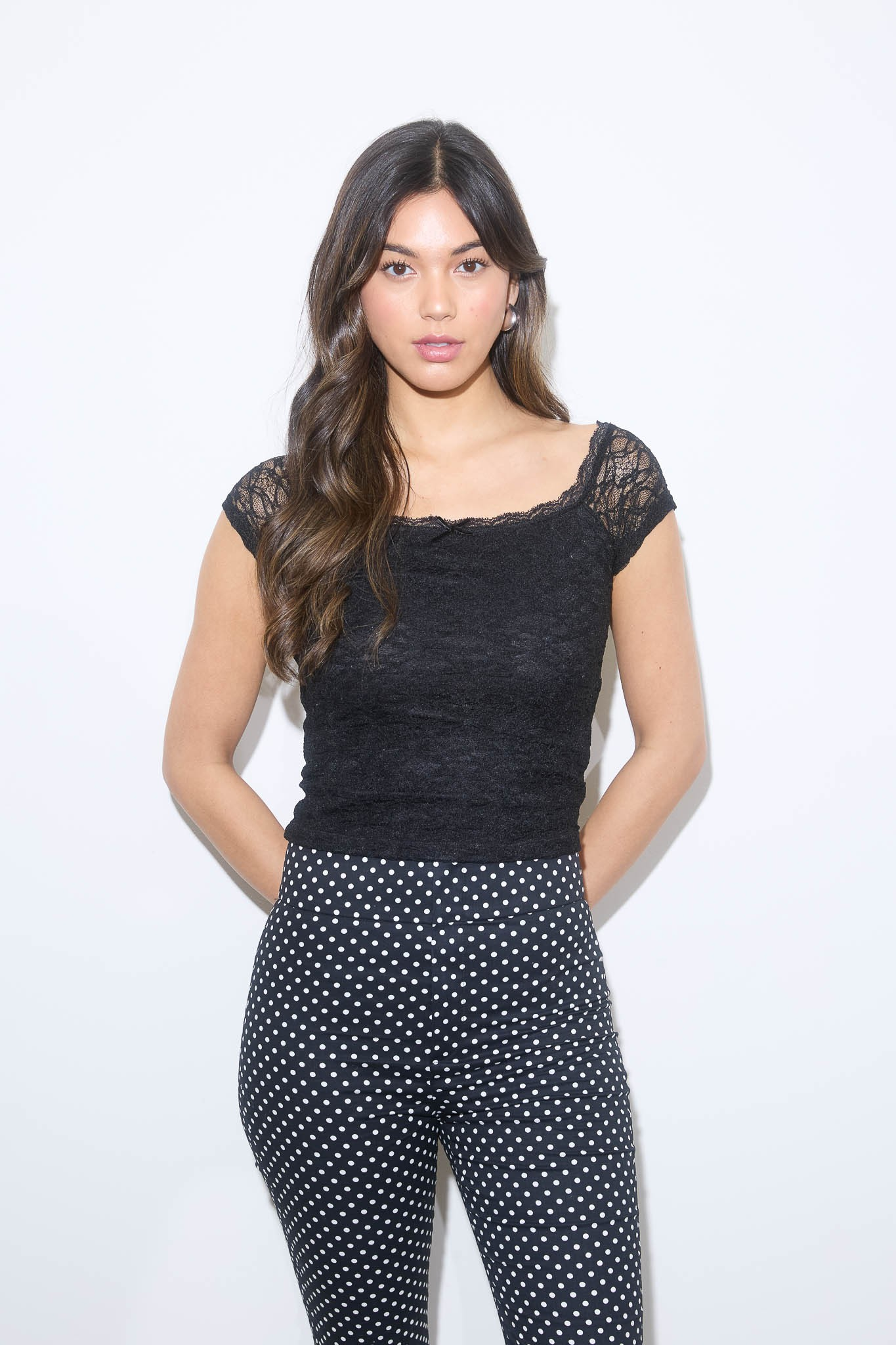 TOP - LACE FRONT BOW DETAIL