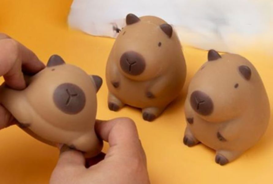 TOY - SQUISHY CAPYBARA