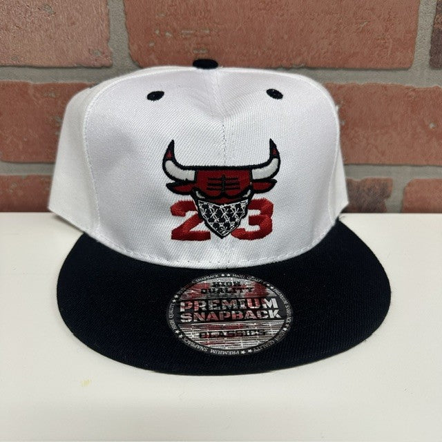HAT - CHICAGO BULLS - WHITE 23